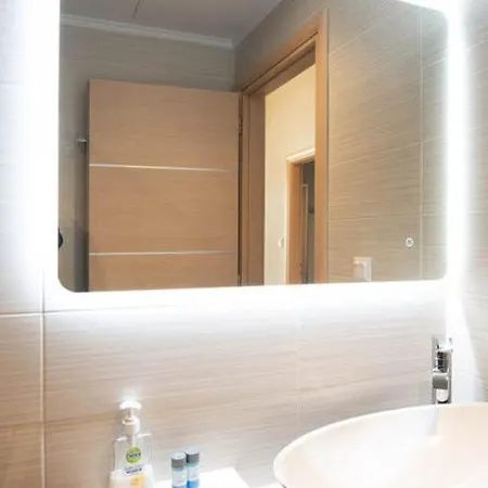 Apartment On The 2 *